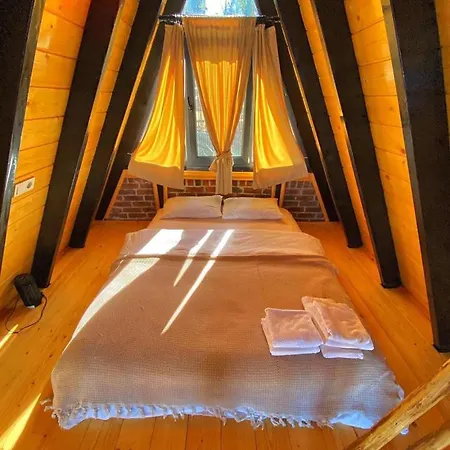 Bungalow With Heated Private Pool In Sapanca * Sakarya (Marmara)